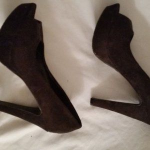 Suede pumps